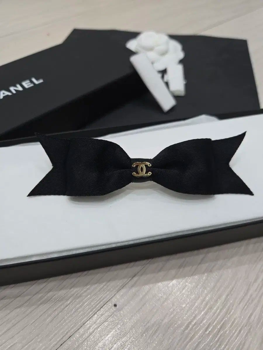 Chanel25シーズン CCロゴシルクリボンヘアピンBlack AAB048 cskh22-1.jpg?fitin=272:272