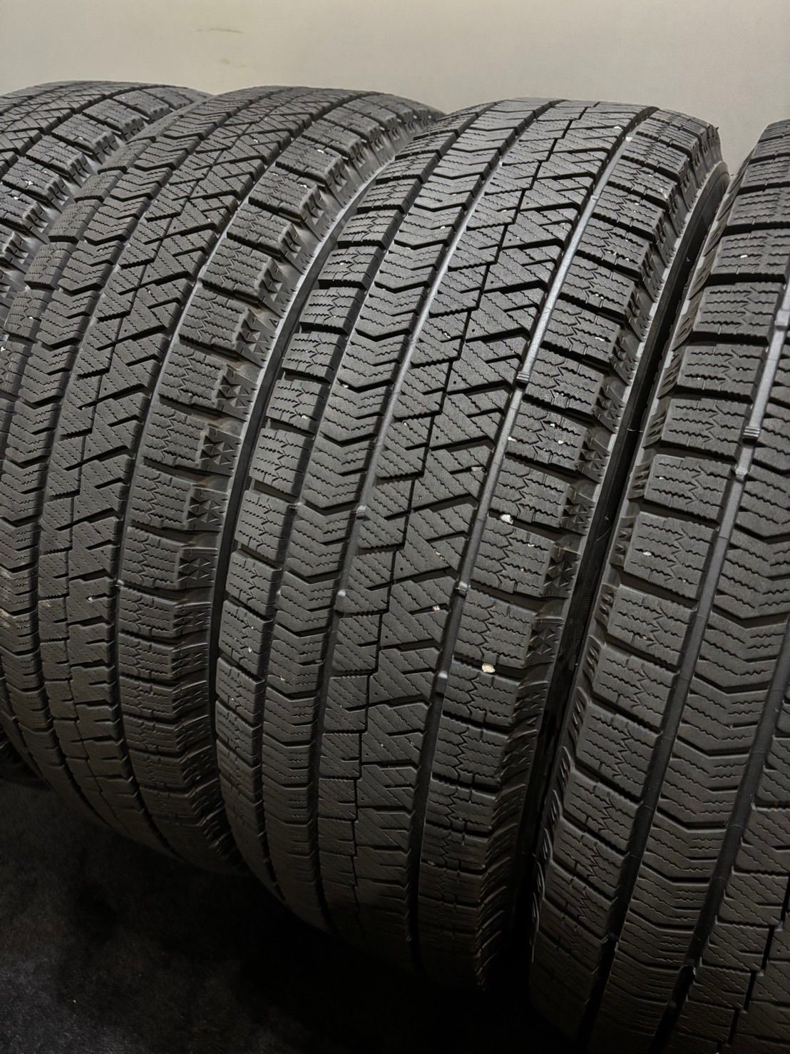 195 65R16 BRIDGESTONE VRX2 22年製 スタッドレス 4本 ブリヂストン ブリザック ライズ ロッキー 2-K440