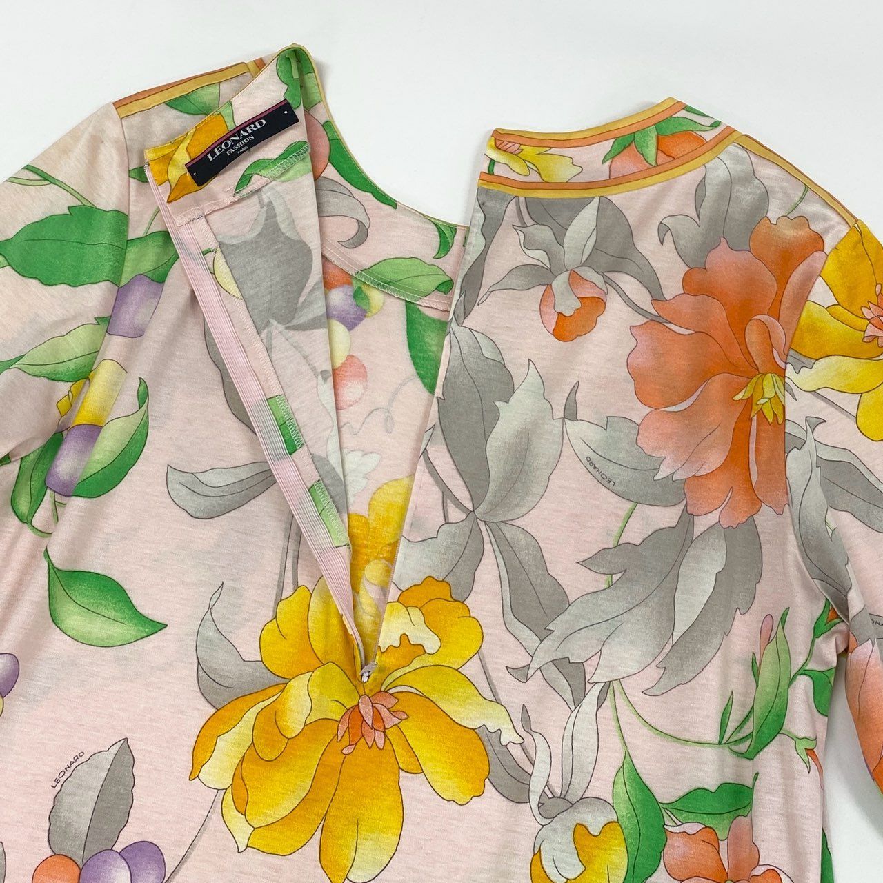 【極美品】レオナール LEONARD 長袖トップス カンカン素材 花柄 総柄38 美品 LEONARD レオナール 長袖 トップス 華やかフラワープリント 極美