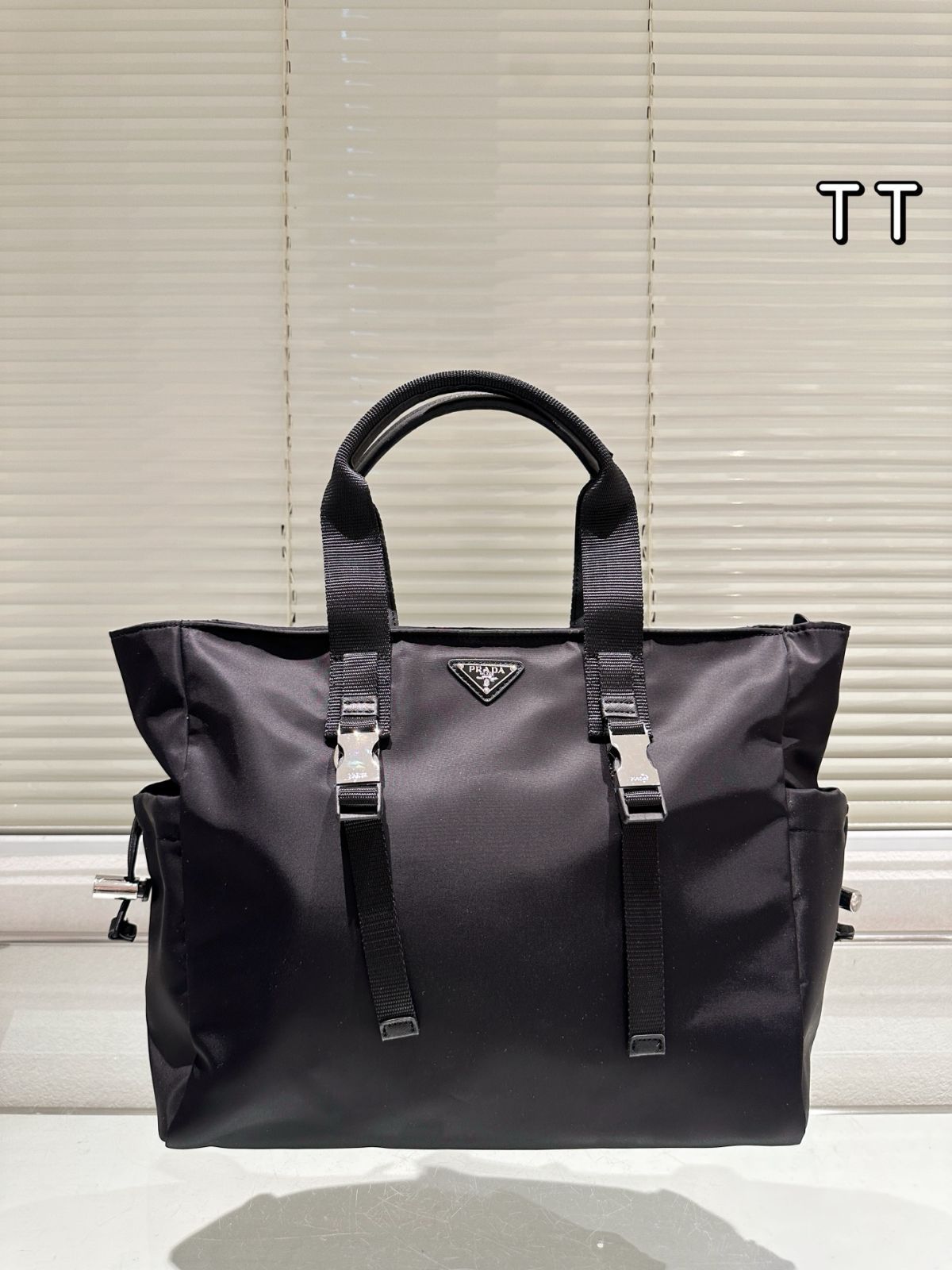 今日特価】Prada メンズ リサイクルナイロン トートバッグ-WTO