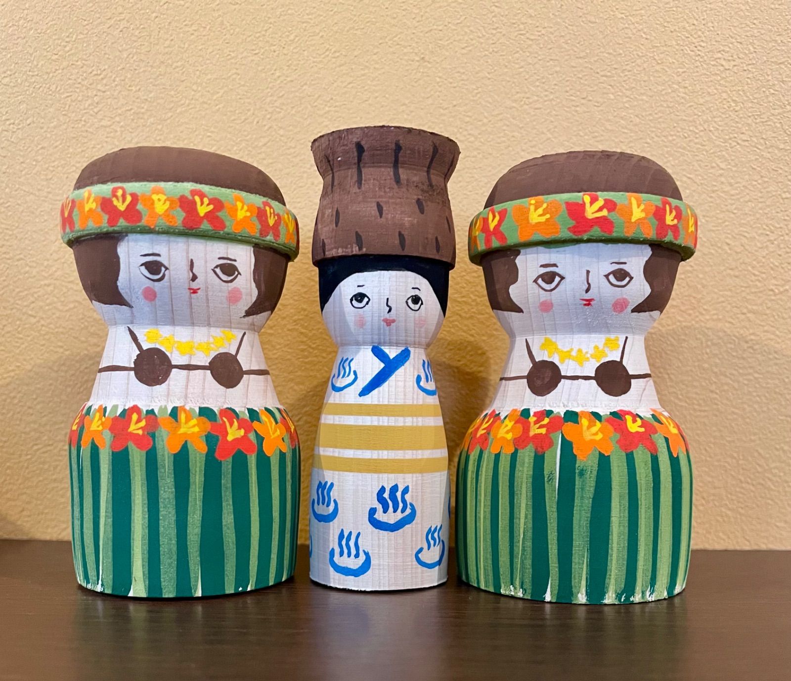 予約者様専用フラガールこけし2本、夏バージョン