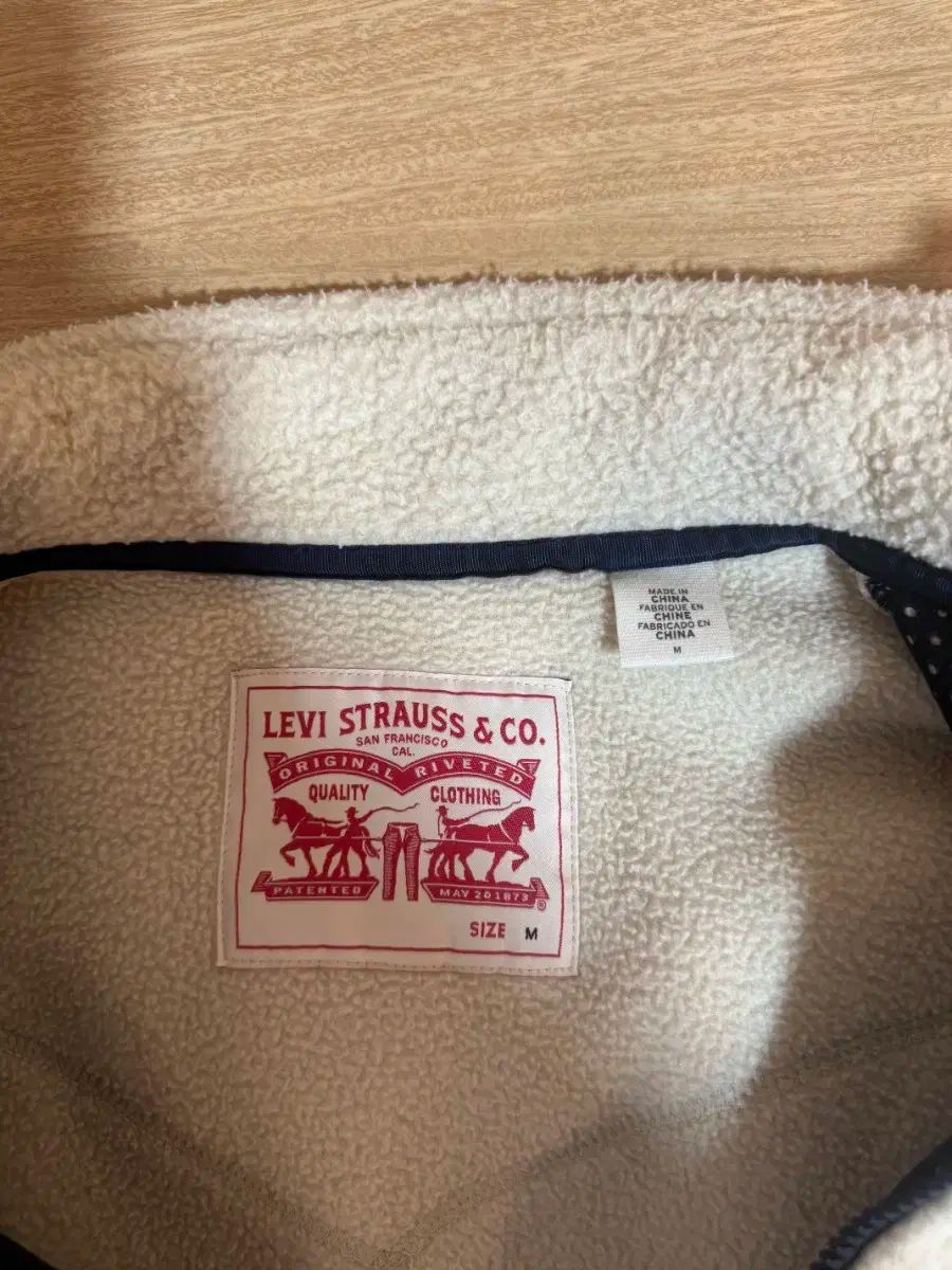 リーバイス アイボリー色 ボア フリース ジャケット M