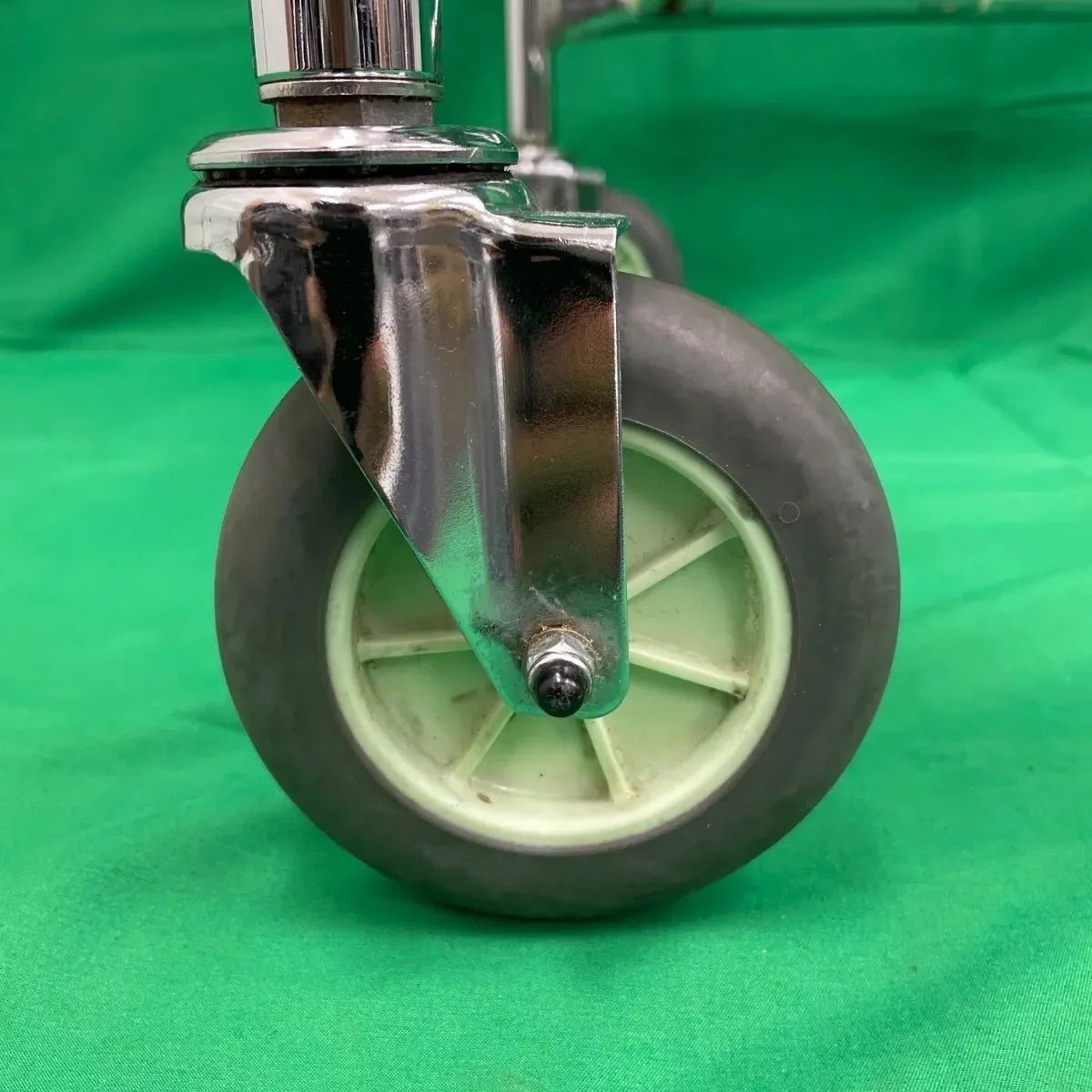 ワンタッチ折りたたみ収納タイプ 6段階の高さ調整