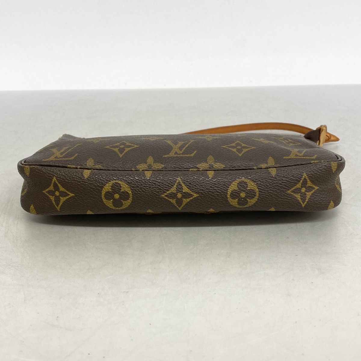 ポーチ モノグラム