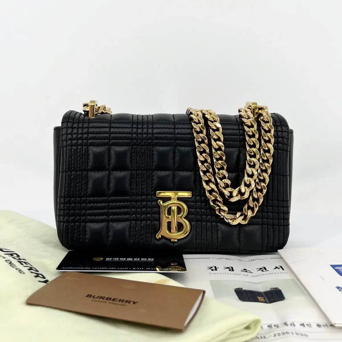 ☆関税込☆Burberry バーバリーローラ チェーンショルダーバッグ