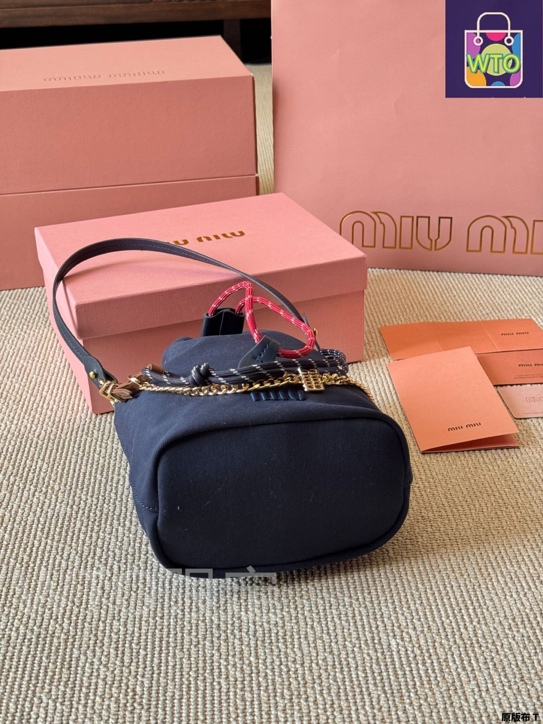今日特価】Miu Miu 最新キャンバス小バケットバッグ（Miu Miu