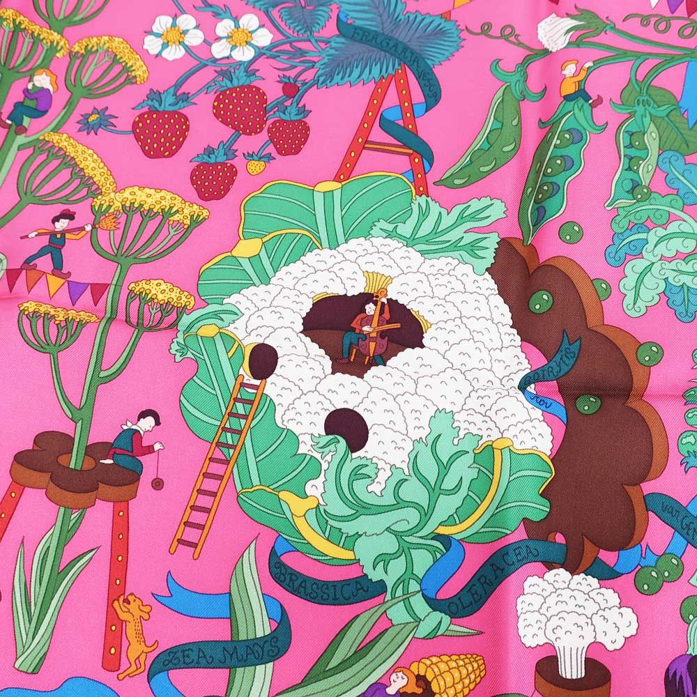 エルメス　HERMES スカーフ　カレ90 不思議な菜園 エルメス スカーフ 90 不思議な菜園ピンク シルク Hermes