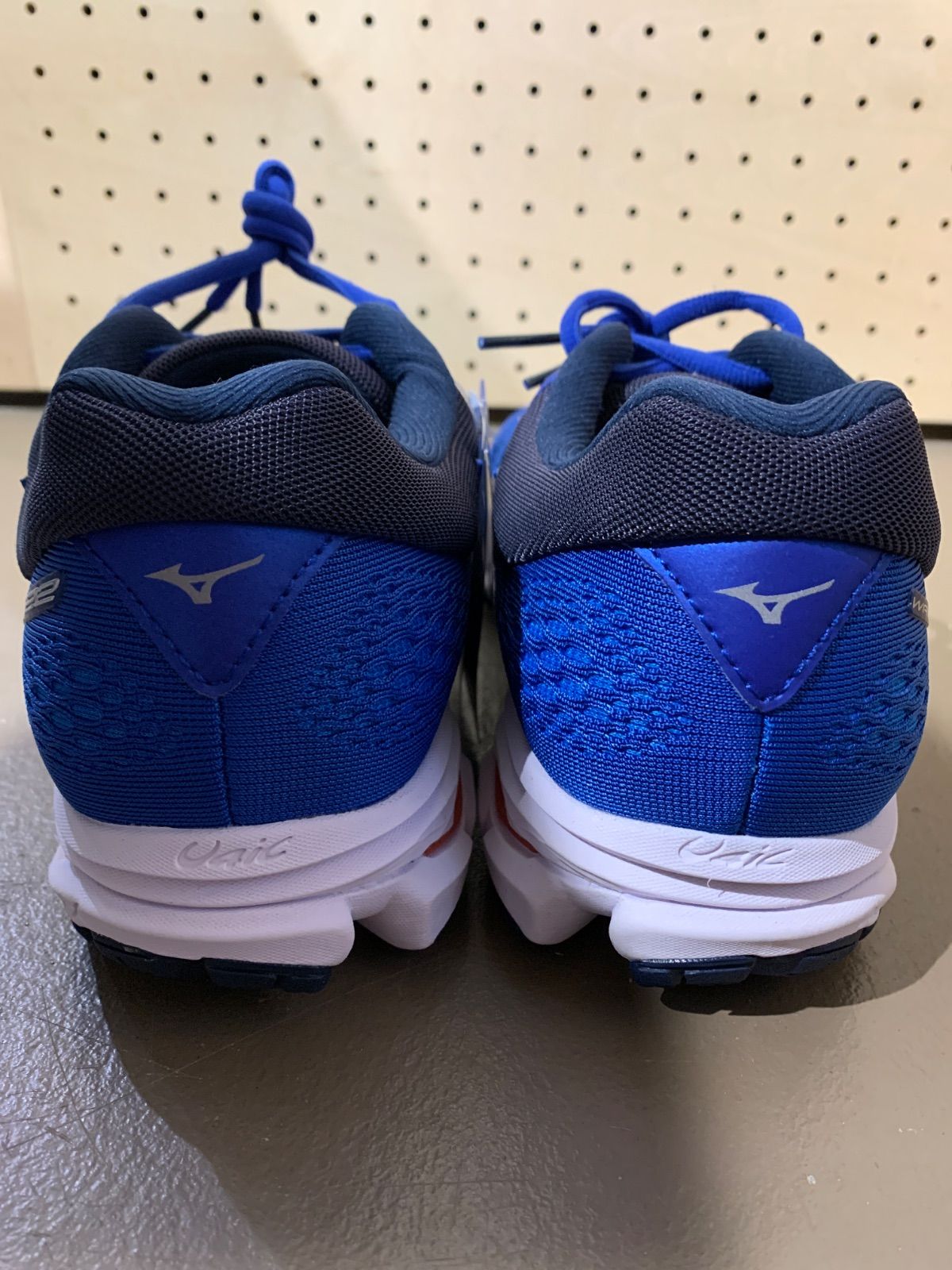 ミズノランニングシューズ25.5cm青