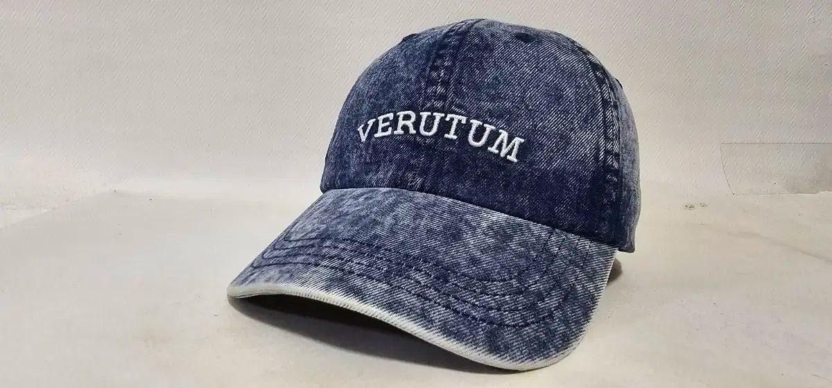 【雷市場（ポンジャン）商品韓国直送】VERUTUM(ヴェルタム) デニム ベースボールキャップ フリー 57 ー 59cm 可能