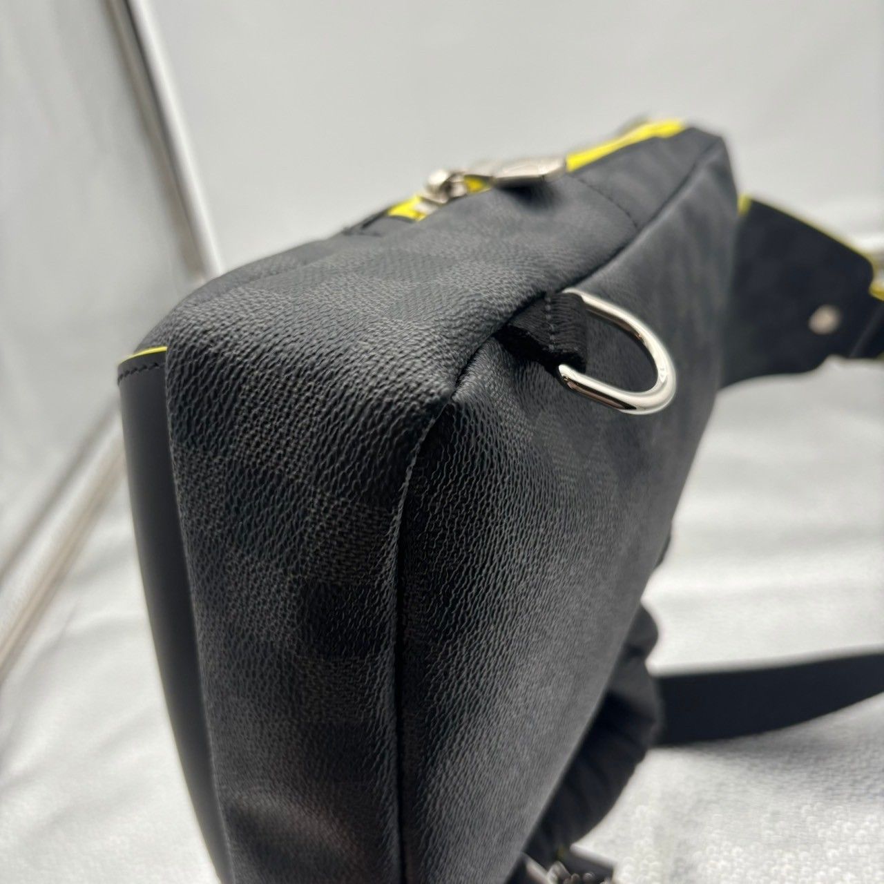 LOUIS VUITTON ダミエ ・グラフィット アヴェニュースリングバッグ  