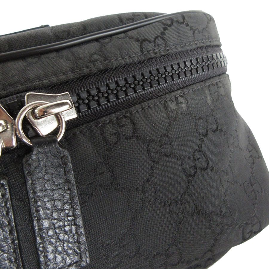 GUCCI ボディバッグ