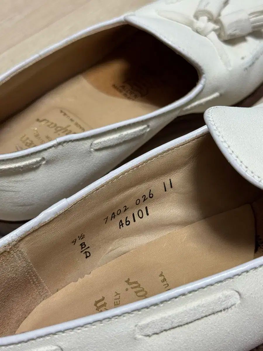オールデン　ホワイトバックス　タッセルローファー ALDEN(オールデン) ホワイトバックス タッセルローファー - メルカリ