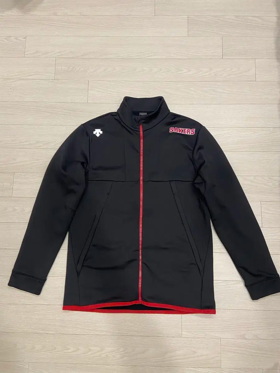 デサント 昌原 LG セイカーズ トレーニング ジャケット 105号