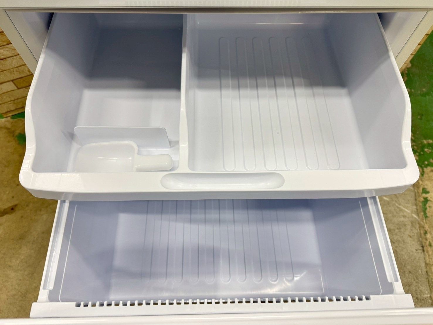 SHARP 冷蔵庫 SJ-GW35G-W 2021年式　左右開きドア SHARP 冷蔵庫 SJ-GW35G-W 2021年式 左右開きドア