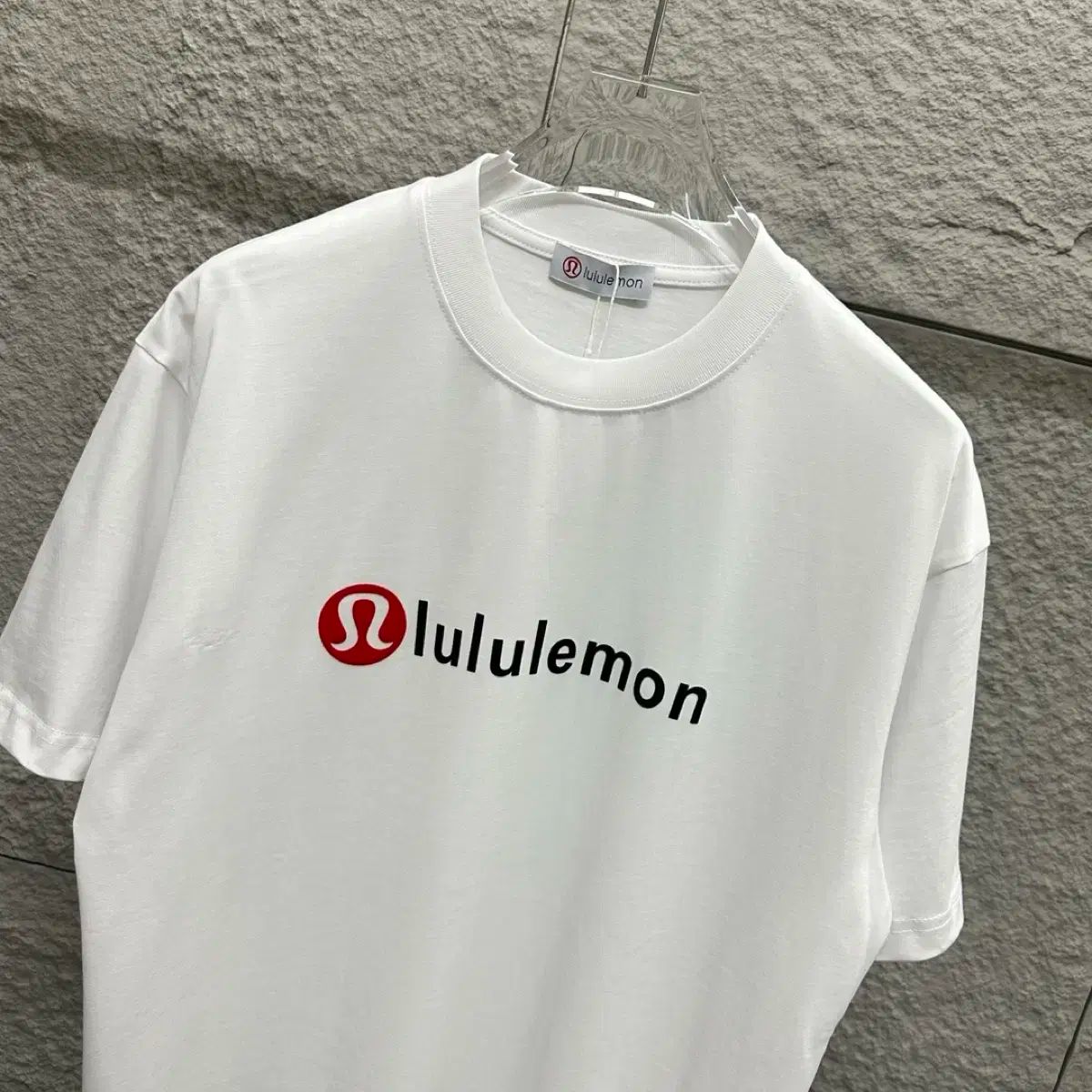 ルルレモン Tシャツ