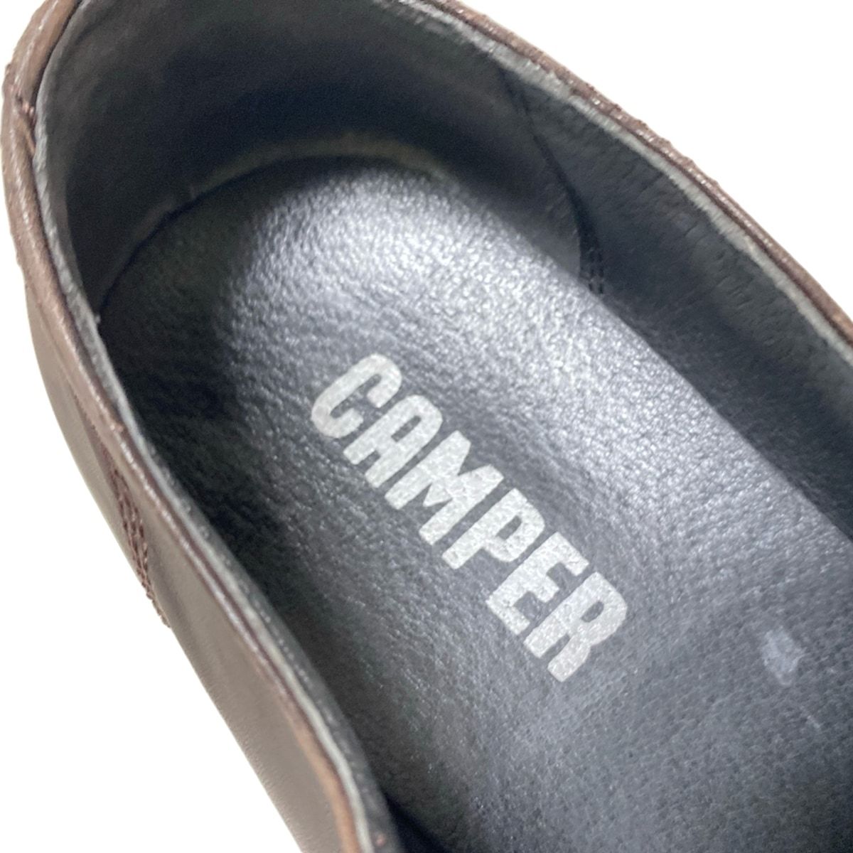 ダークブラウン