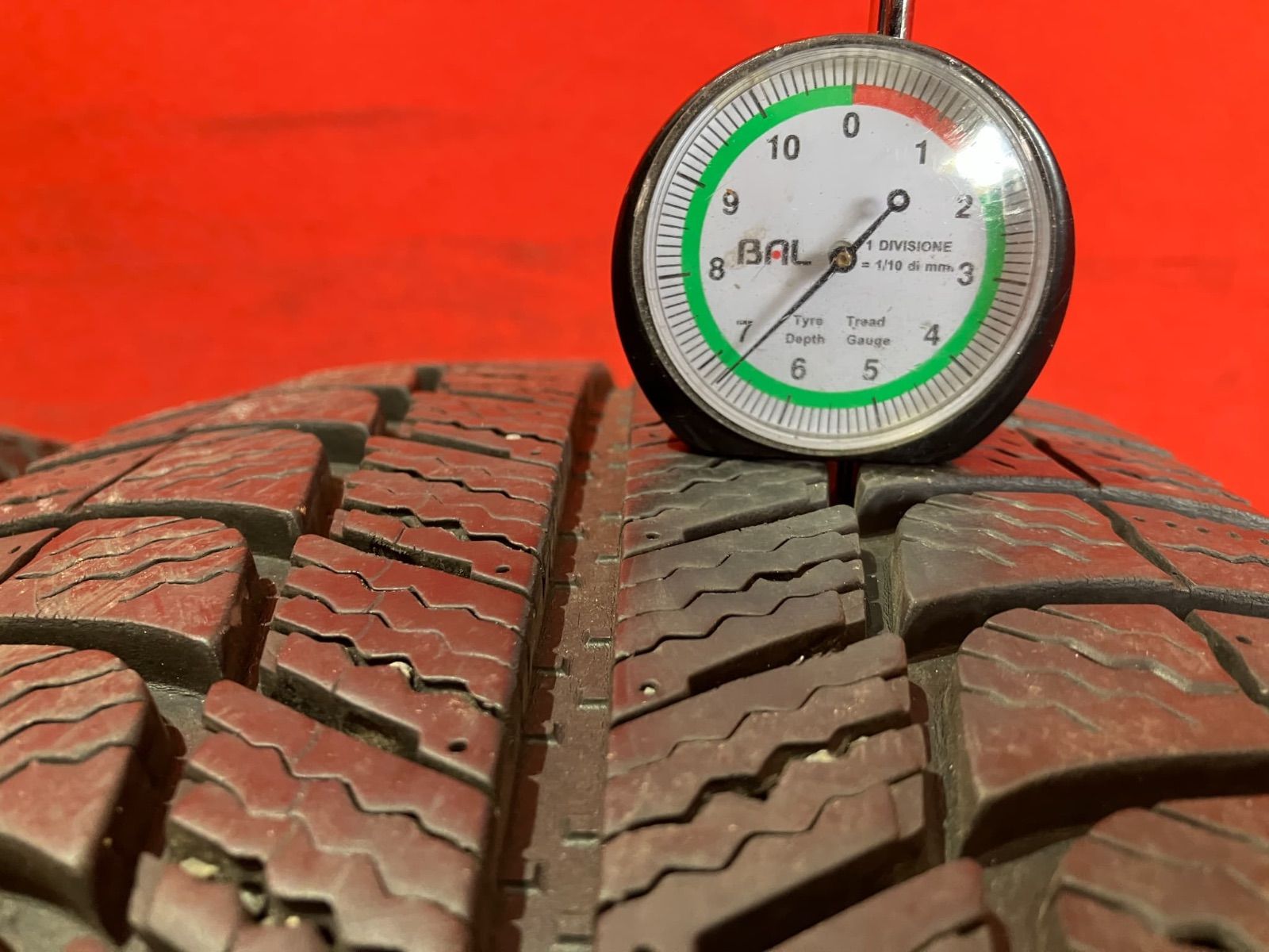 スタッドレスタイヤ 215 65R17 MICHELIN X-ICE XI3 4本SET