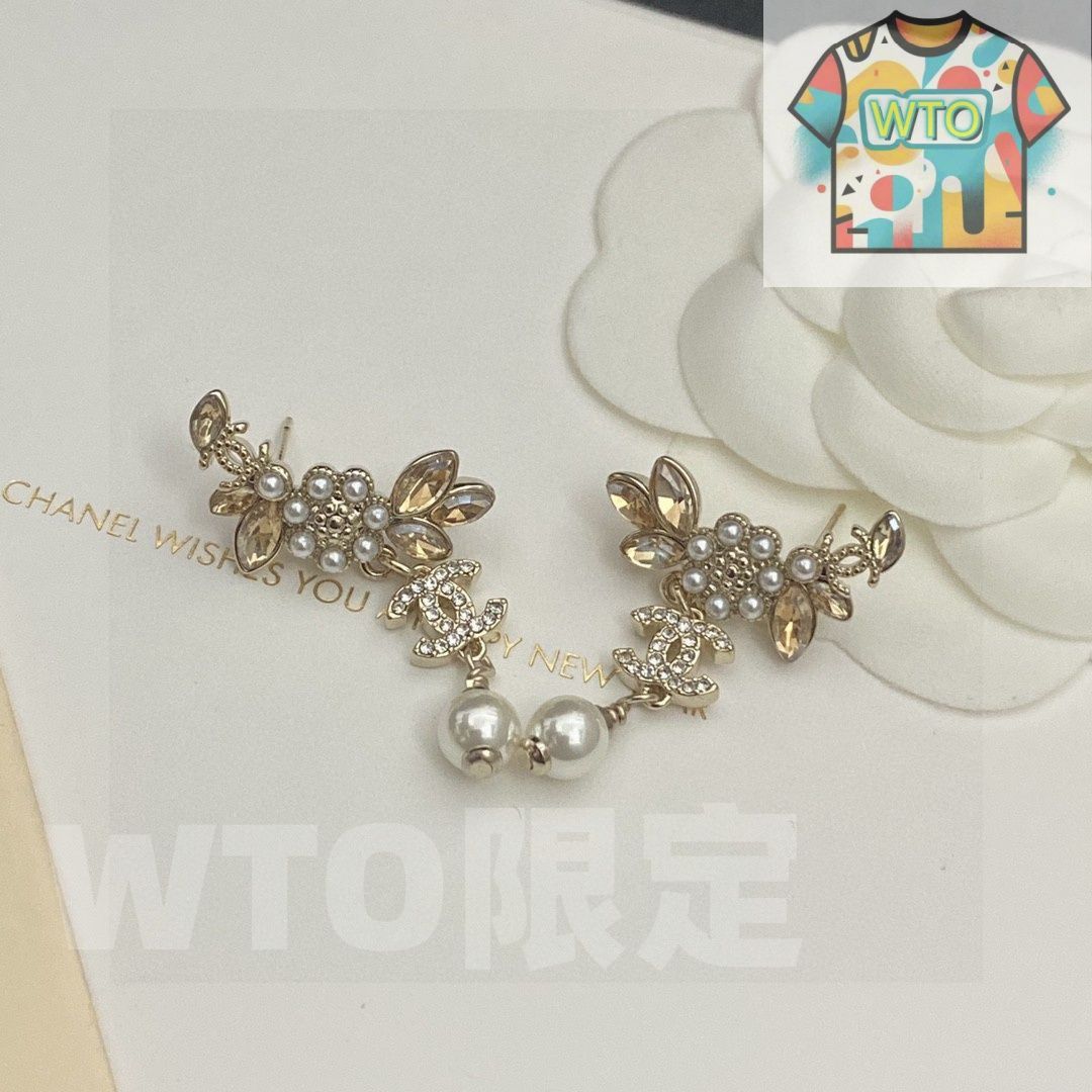 今日WTO】Chanel 花柄 真珠 葉 クリスタル ピアス ダブル C
