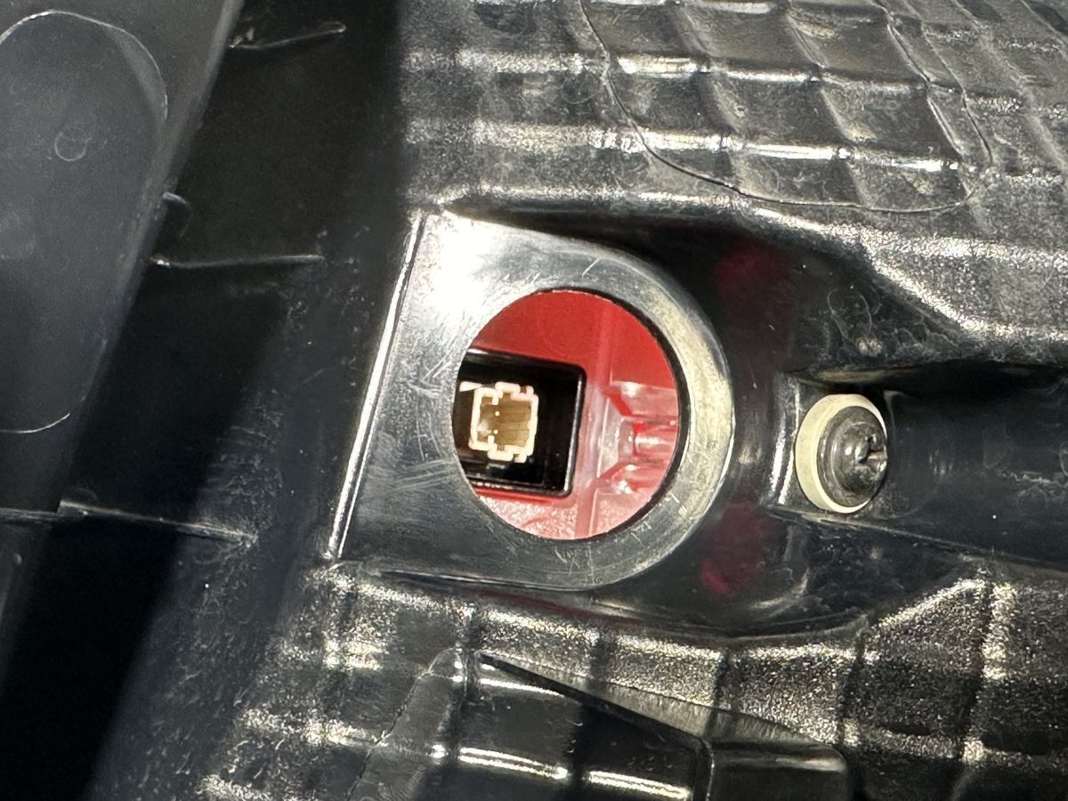 左テールランプ LED
