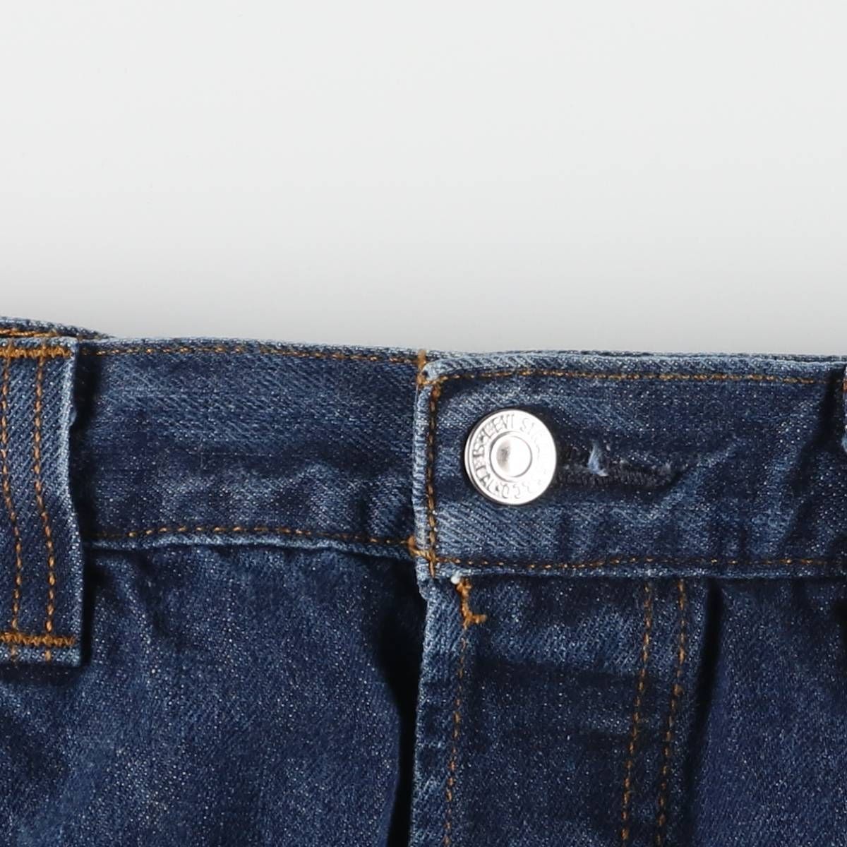 BUTTON-FLY