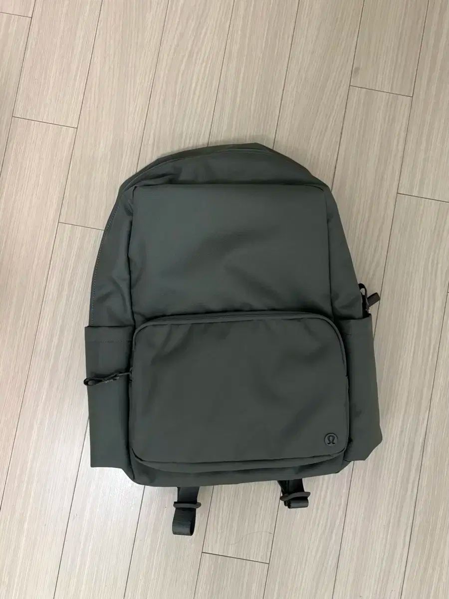 【美品】Lululemonグレーバックパック(男女兼用) lululemon グレー バックパック - メルカリ