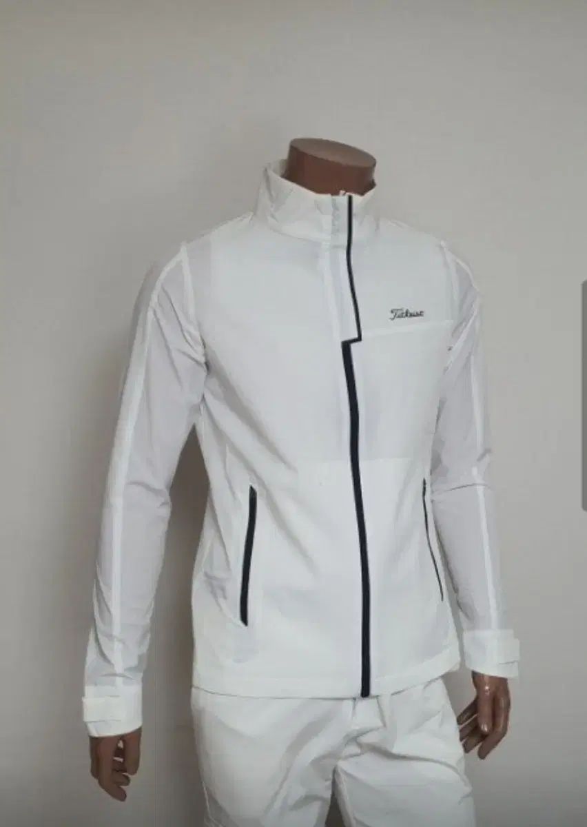 メンズゴルフウェア Titleist タイトリスト ゴルフ 機能性ウィンドブレーカー