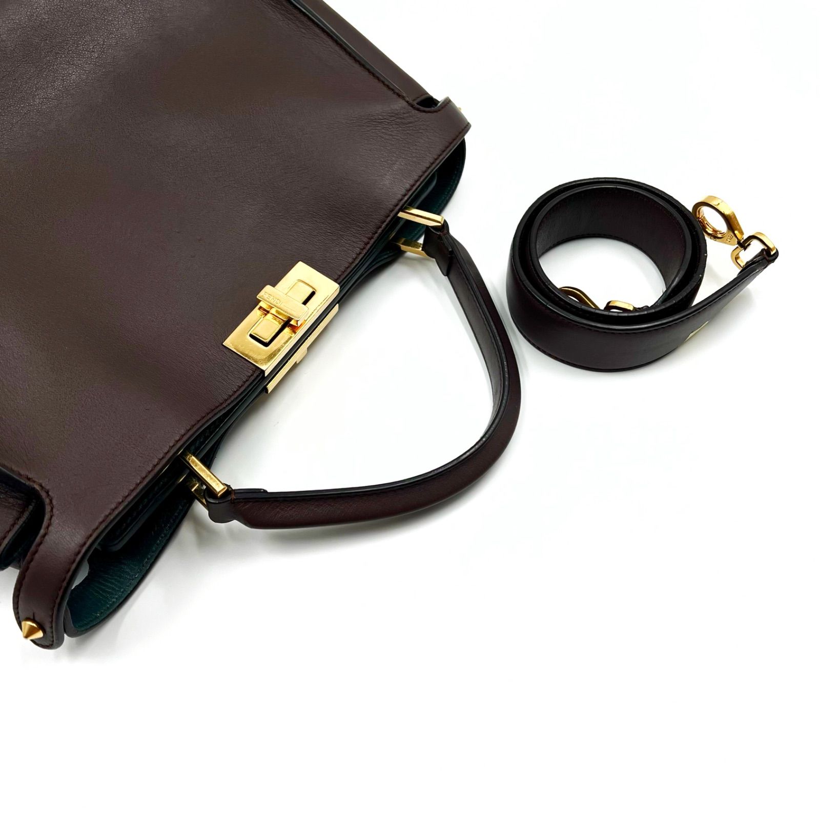 FENDI フェンディ ピーカブー アイコニック エッセンシャリー ラージ 