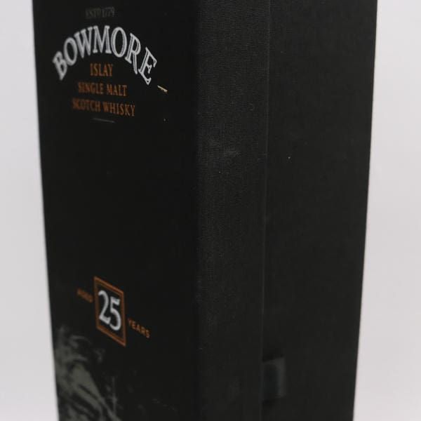 BOWMORE ボウモア 25年 700ml 43% スモールバッチ - メルカリ