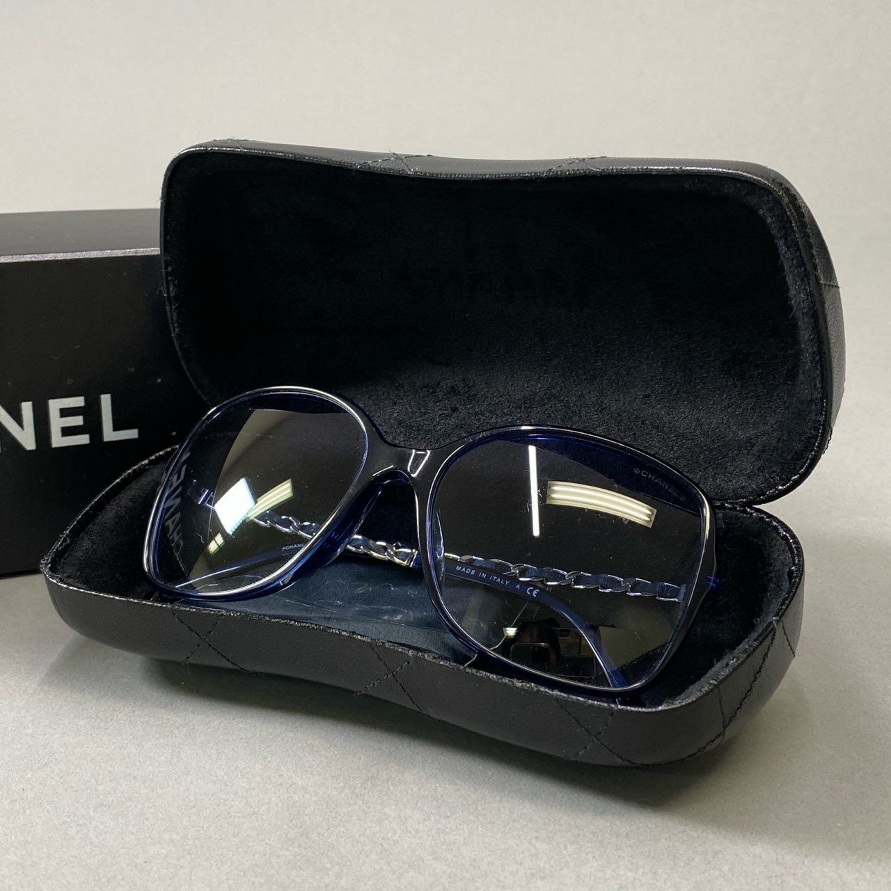 j3 CHANEL シャネル チェーンテンプル グラデーションサングラス 5210-Q-A 57□17 ダークネイビー ココマーク 眼鏡 メガネ アイウェア ケース付きt18r