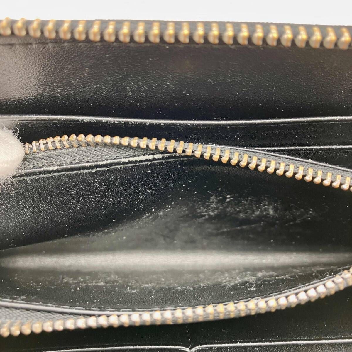 ラウンドファスナー長財布