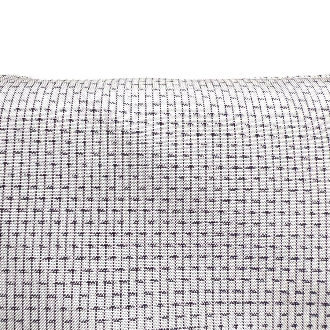 小紋　大島紬　証紙付き　破線　変わり縦縞　純泥染　横縞　着物　053a p 小紋 大島紬 証紙付き 破線 変わり縦縞 純泥染 横縞 着物 053a p