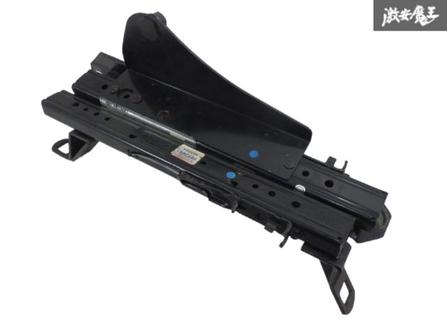 RECARO レカロ BNR34 スカイライン GT-R シートレール 底止め 右 右側 運転席側 セミバケ ECR33 ER34 BNR32  BCNR33 HCR32 1081.571.2 棚2R スカイライン R34 2WD用 シートレール 運転席 レカロ セミバケ リクライニング用  SR6