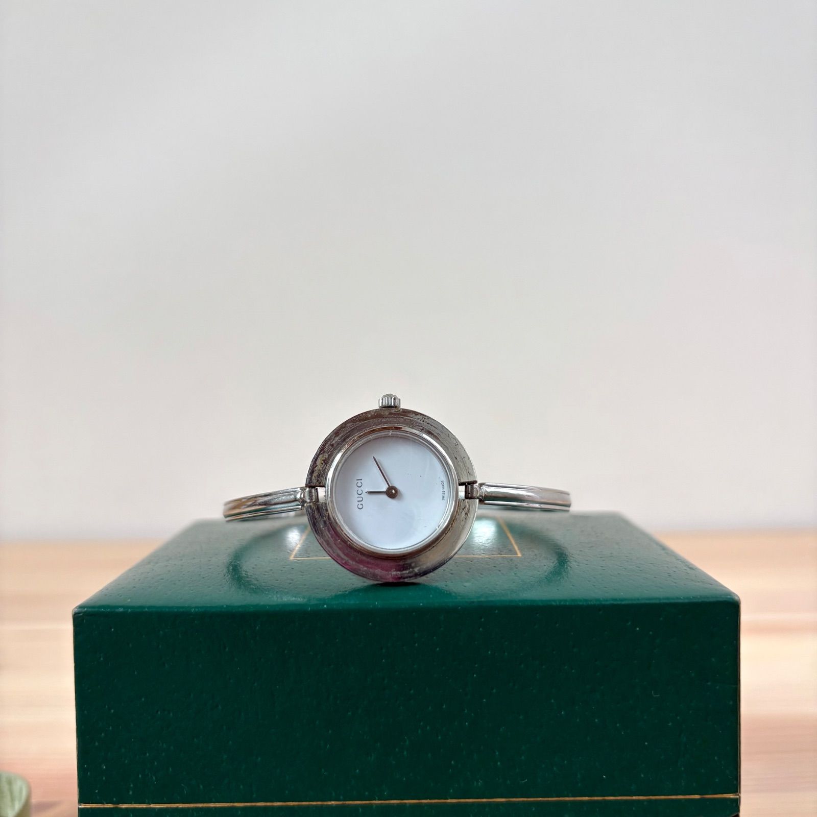 GUCCI グッチ 11/12.2L チェンジベゼル クォーツ 腕時計 6色 - メルカリ