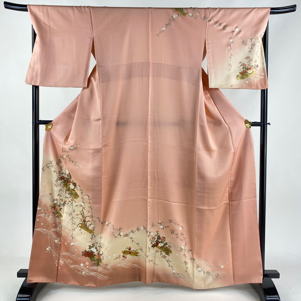 付下げ 身丈162cm 裄丈68cm L 袷 鈴乃屋 花筏 波 金彩 ぼかし サーモンピンク 正絹 秀品