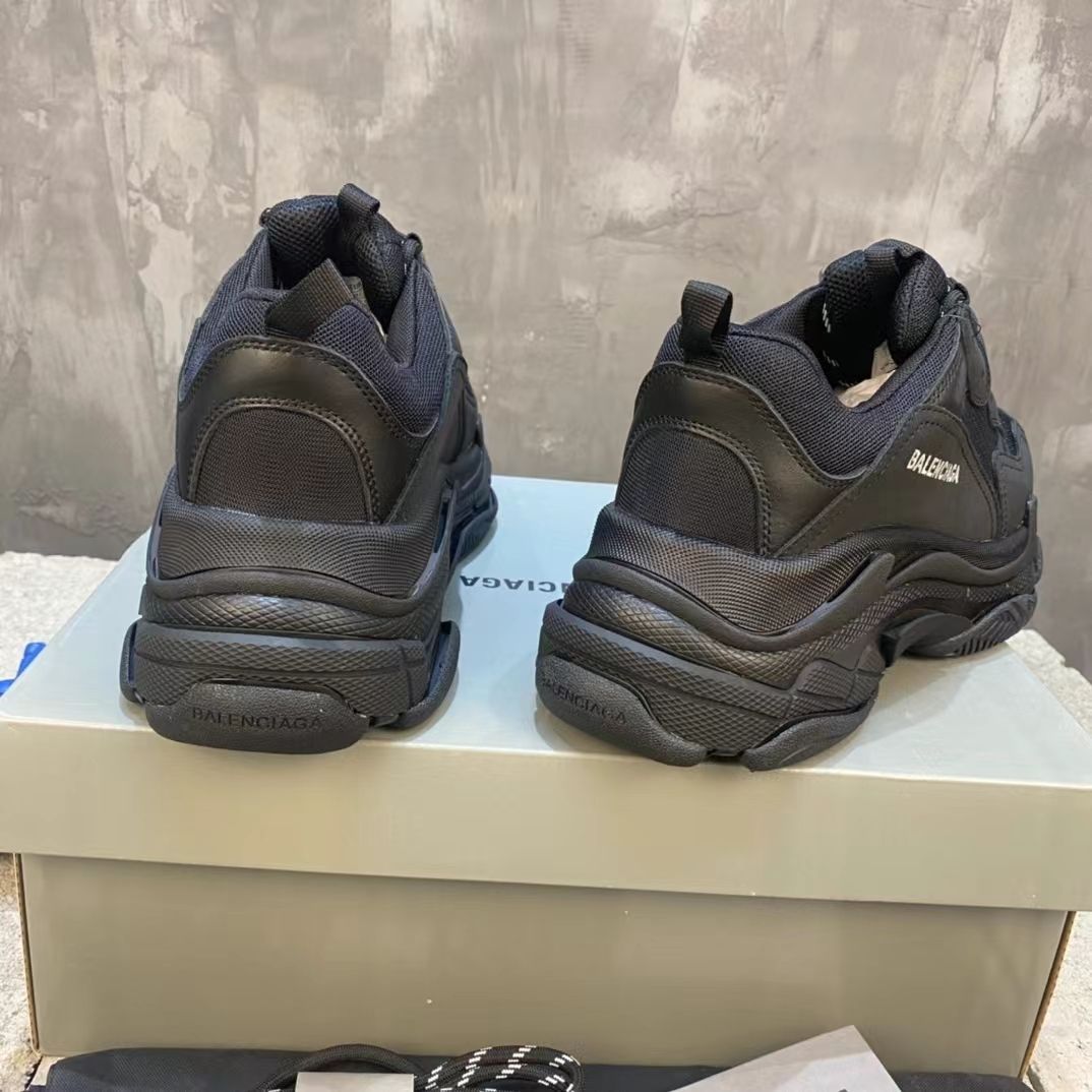 BALENCIAGA TRIPLE S ALL BLACK OG