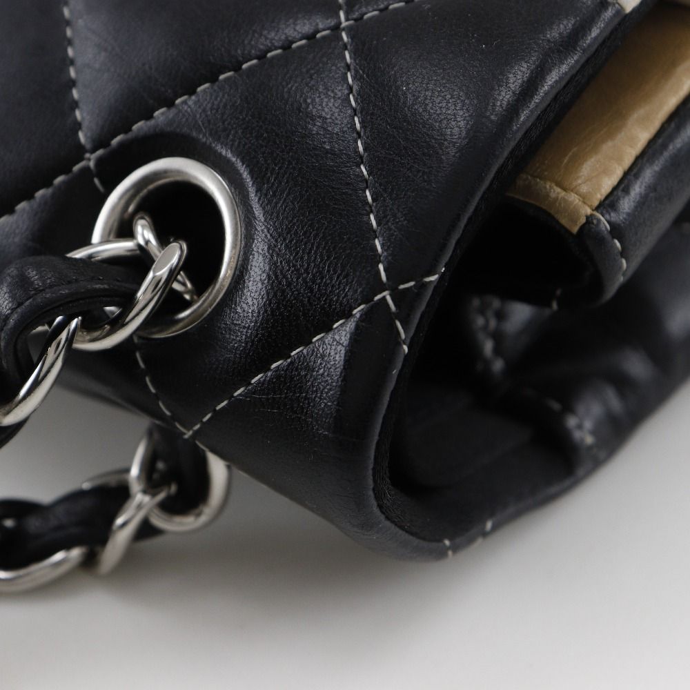 シャネルショルダーバッグ　美品 CHANEL （未使用 展示品）シャネル マトラッセ ハートロゴ チェーン