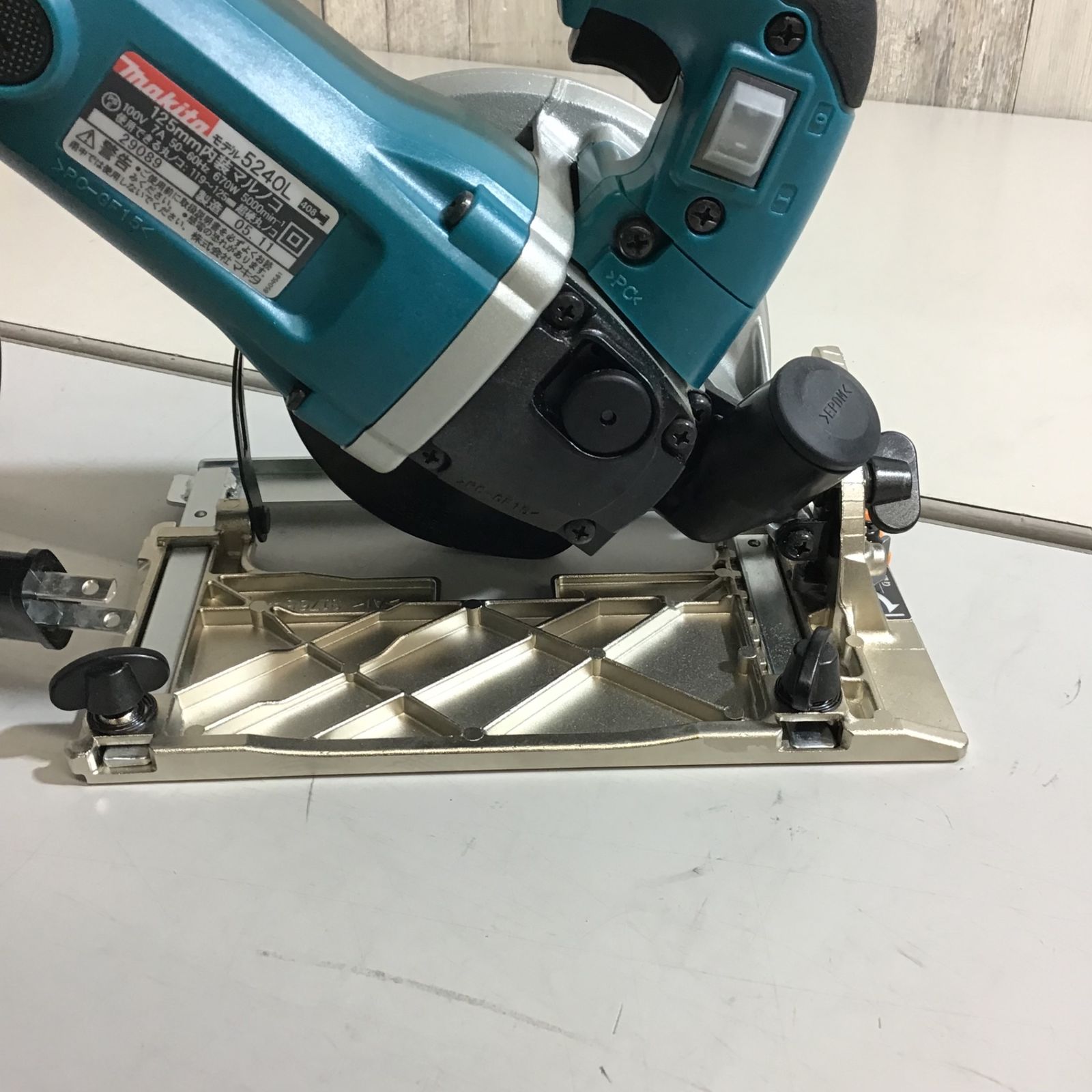 販売終了いたしました」中古程度上 マキタ 内装マルノコ 125mm径 5240L 際切可能 :  愛知県清須市・中古工具専門リサイクルショップ・工具楽屋（くぐらや）