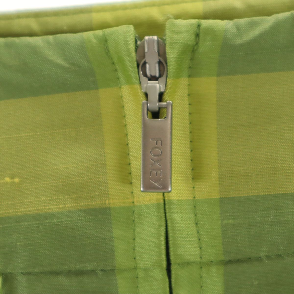 未使用 FOXEY フォクシー 日本製 シルク チェック柄 ミディ丈 フレアスカート 40 黄緑 レディース 未使用 FOXEY フォクシー 日本製 シルク チェック柄 ミディ丈 フレア