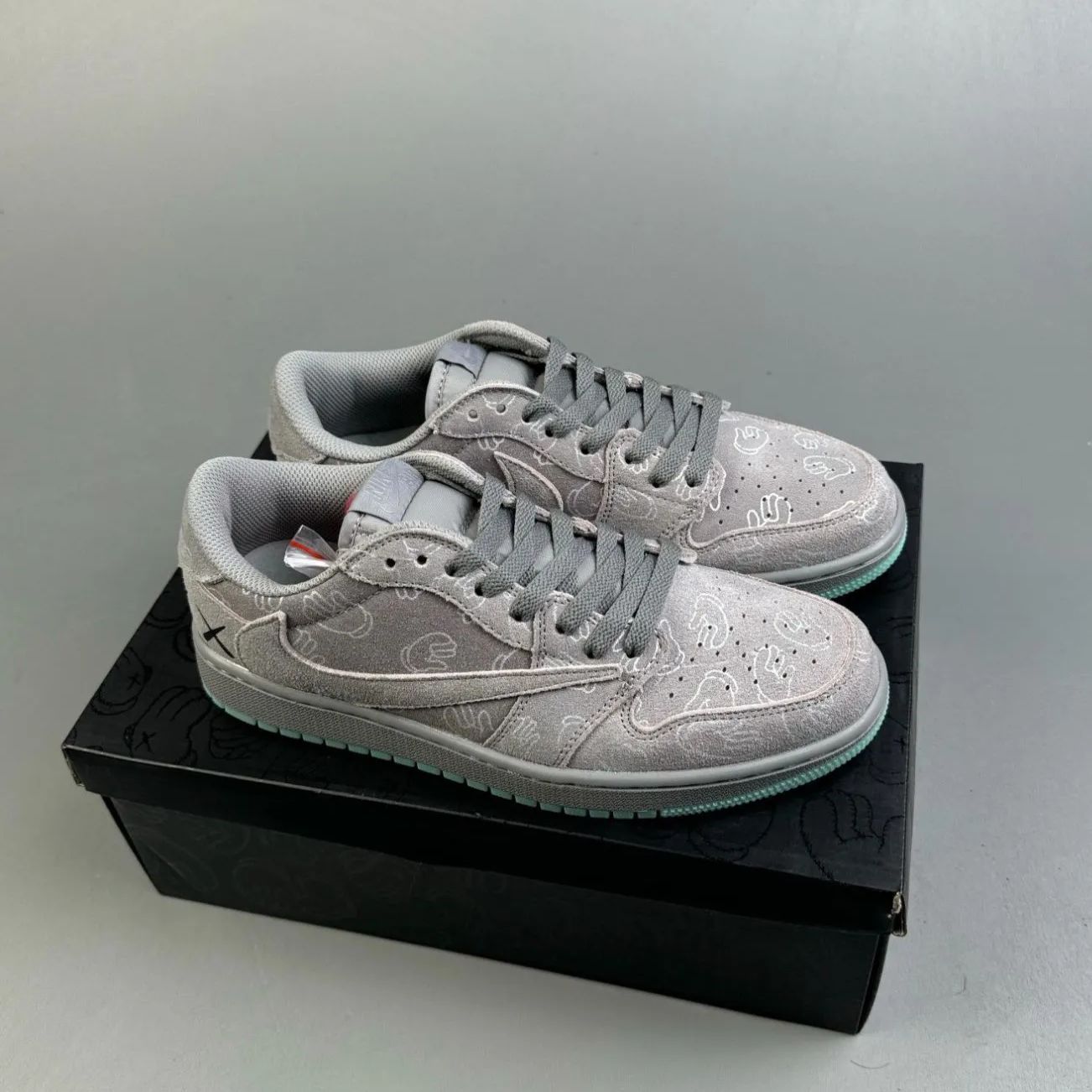 ナイキ Nike Wmns Air Jordan 1 Low  スニーカー