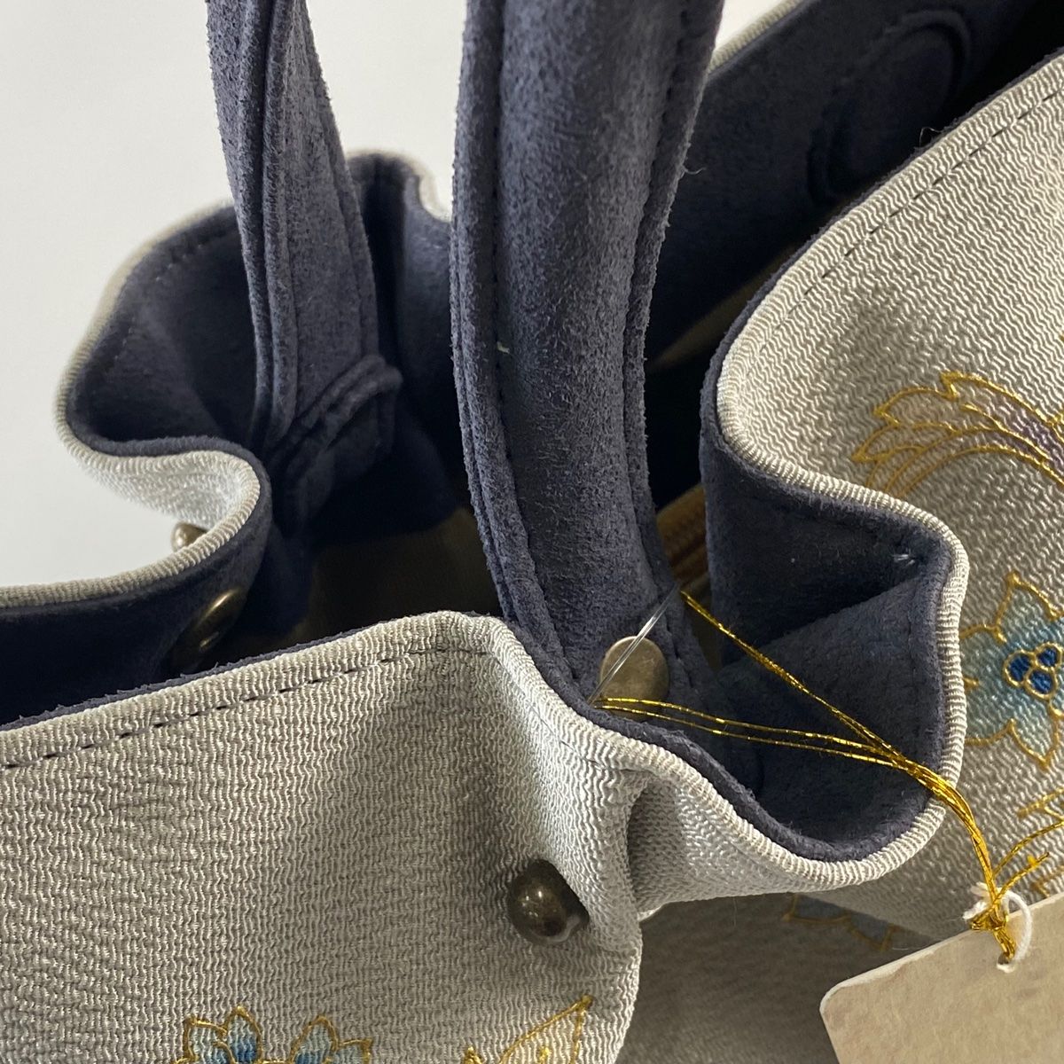グレー 正絹和装バッグ 和装バッグ 美品 逸品 OKAJIMA 花唐草 金彩 縮緬 灰色 正絹 和装
