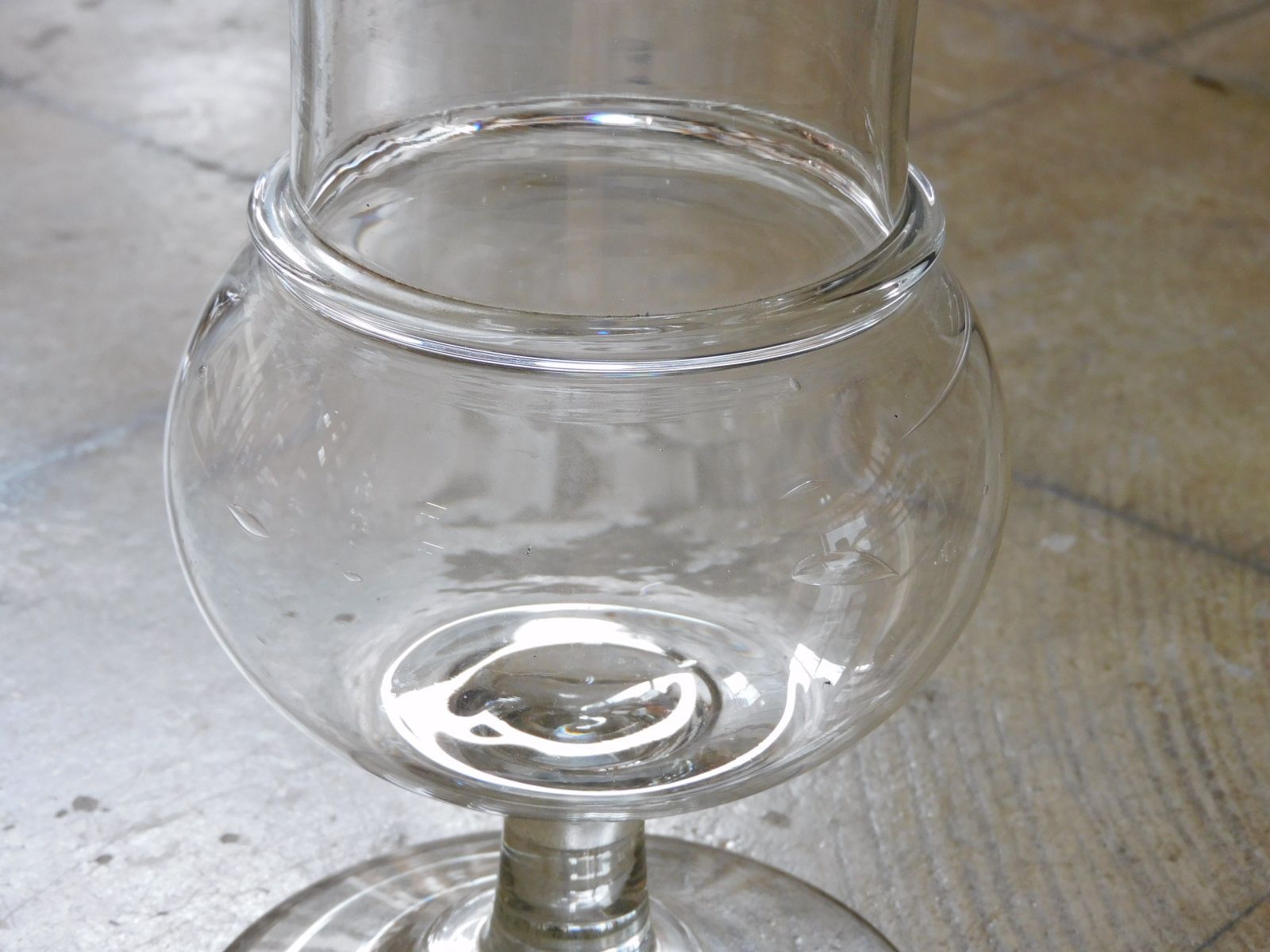 戦前 とんがり帽子のガラス標本瓶 HK-a-05524 古道具 たばこ瓶 ガラス瓶 地球瓶 硝子 駄菓子瓶 キャニスター 小物入れ NEXPOTALLINN_EU