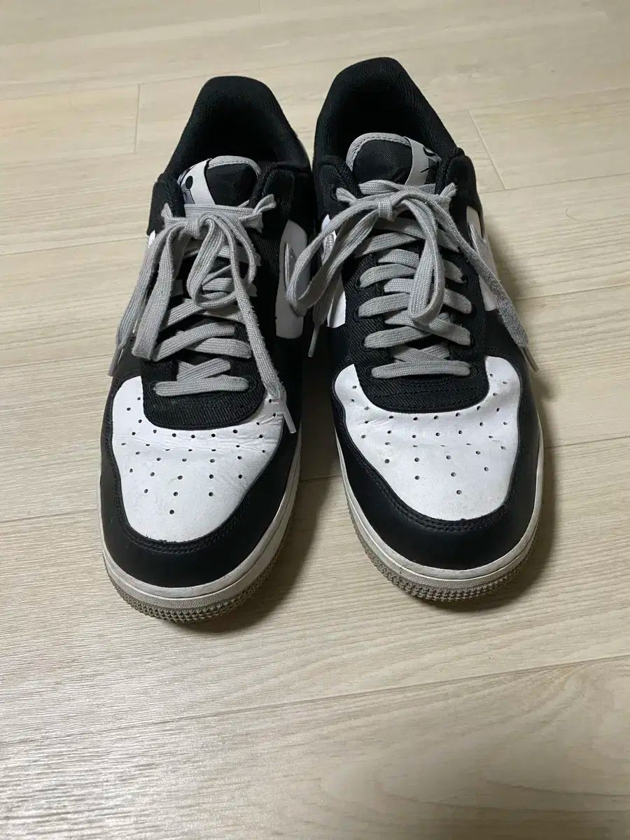 ナイキ エアフォース EMB ブラックシルバー 280