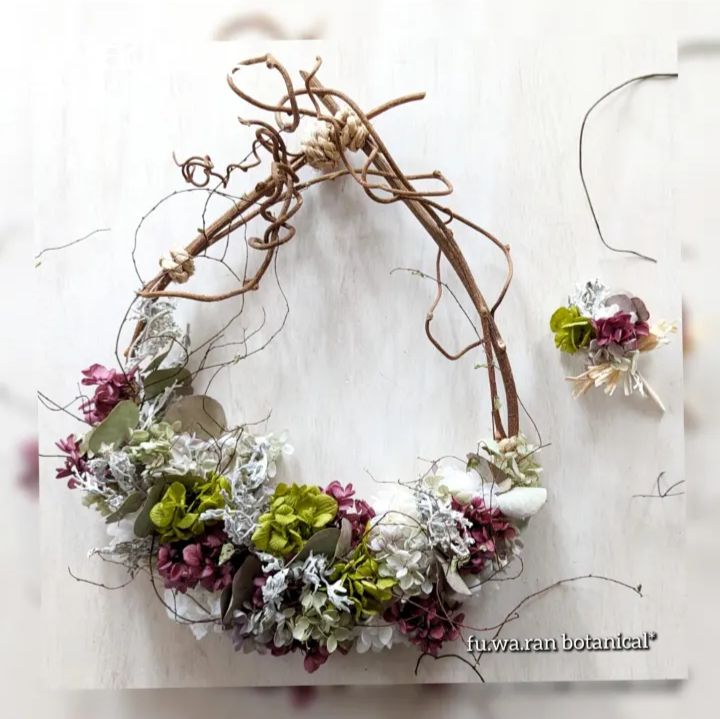 【ウエディングブーケ】ラウンドブーケ　リースブーケ　ブートニア 結婚式 ラウンドブーケブートニア付き バラ 白 ブートニアパール