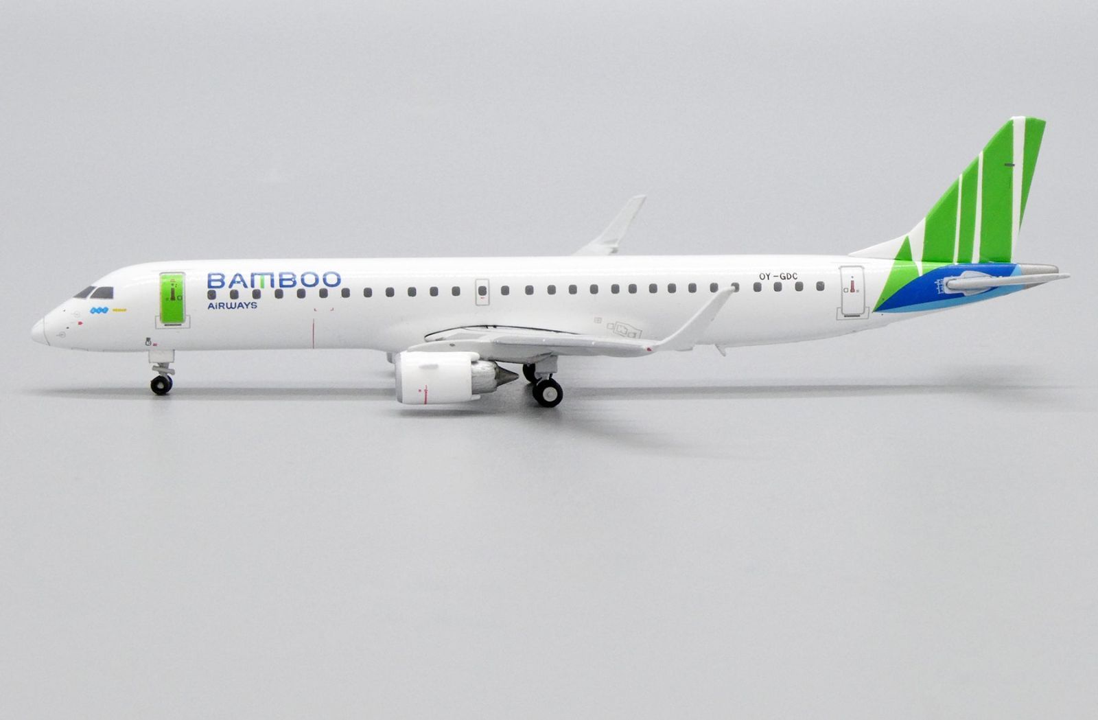 Jcwings バンブーエアウェイズ E-190 OY-GDC 1/400 - メルカリ