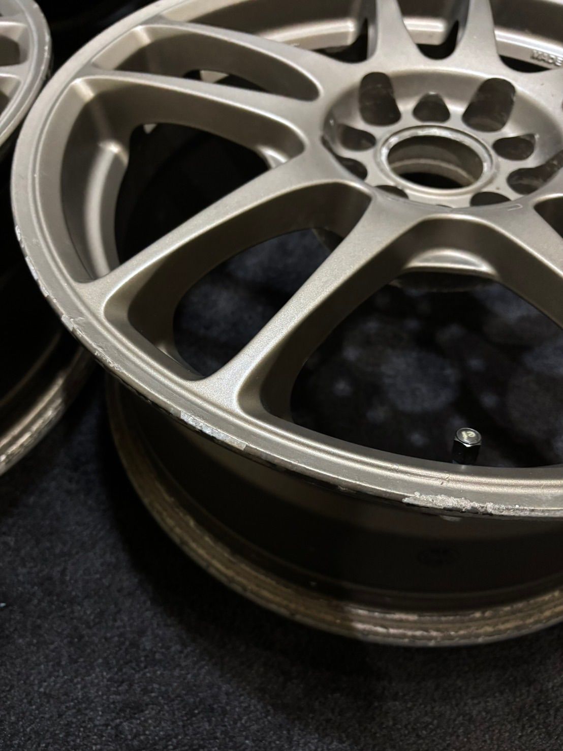 アルミホイール