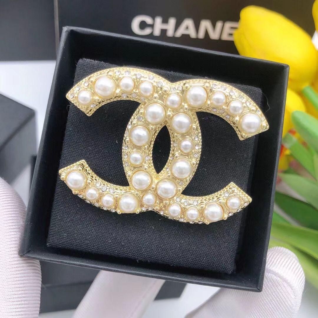 ✨新品✨正規品✨【CHANEL】CCマーク ブローチ パール ゴールド @Cici - メルカリ