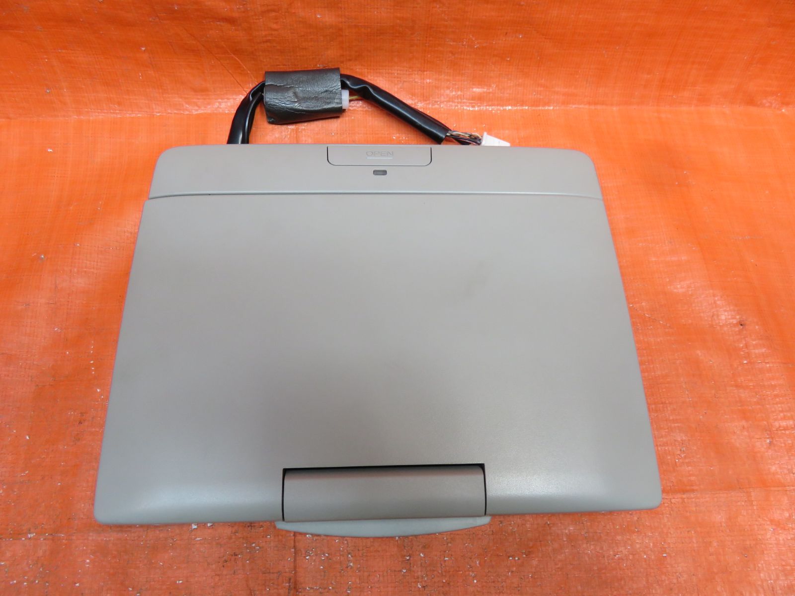 LA3515* トヨタ純正 フリップダウンモニター| V11T-R62C|08540-00420-B0 |本体のみ アルファード ヴェルファイア ノア ヴォクシー