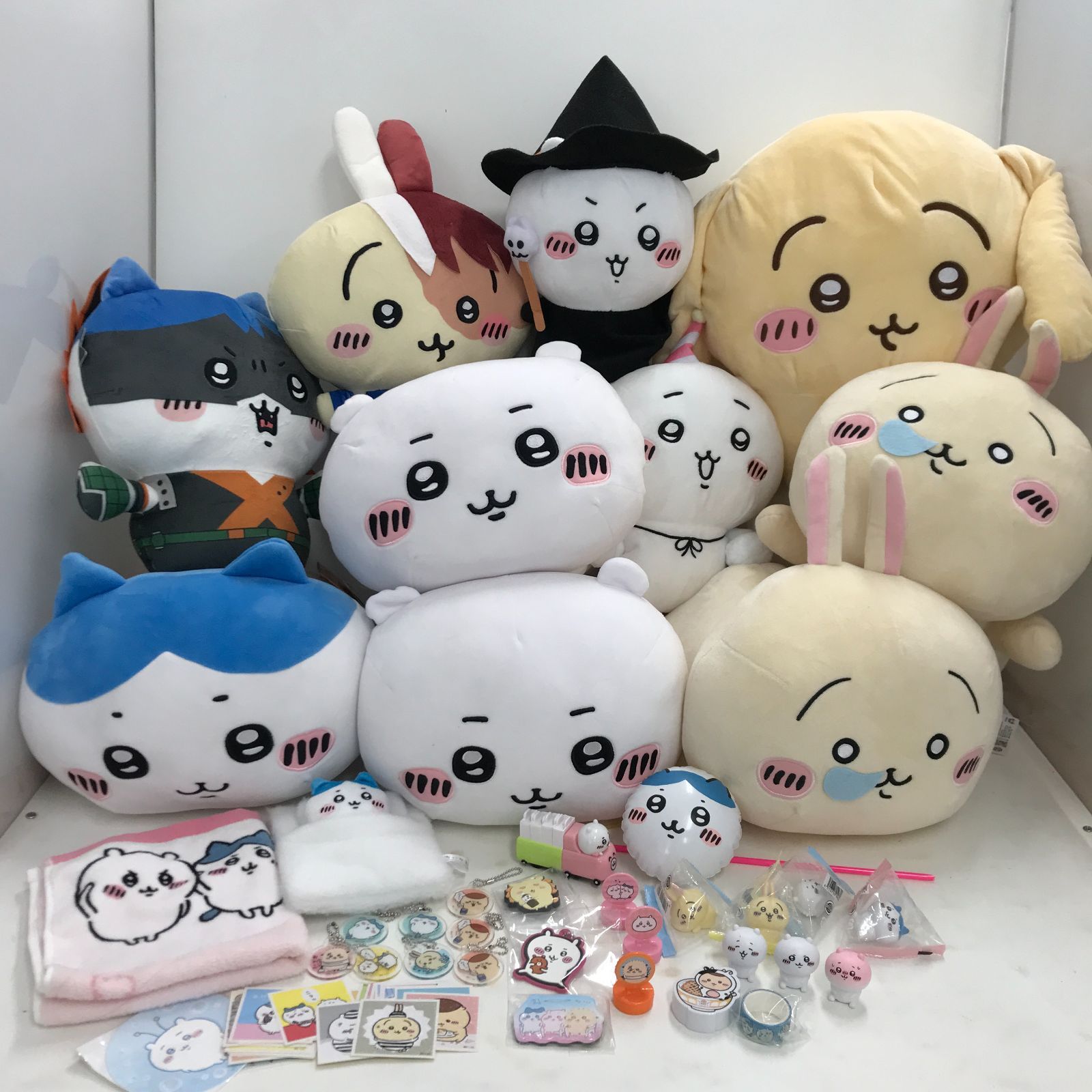02m1898 ちいかわ ぬいぐるみ 雑貨 大量 まとめ売り ハチワレ うさぎ 