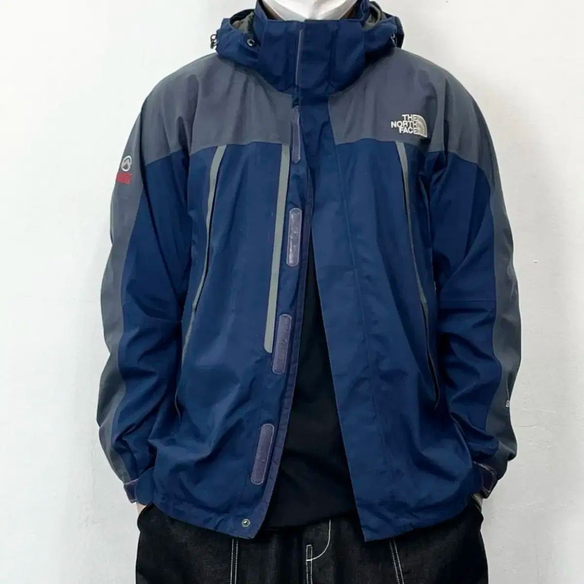 【雷市場（ポンジャン）商品韓国直送】 THE NORTH FACE(ザノースフェイス) ロゴ サミット ゴアテックス XCR ウインドブレーカー ジャケット