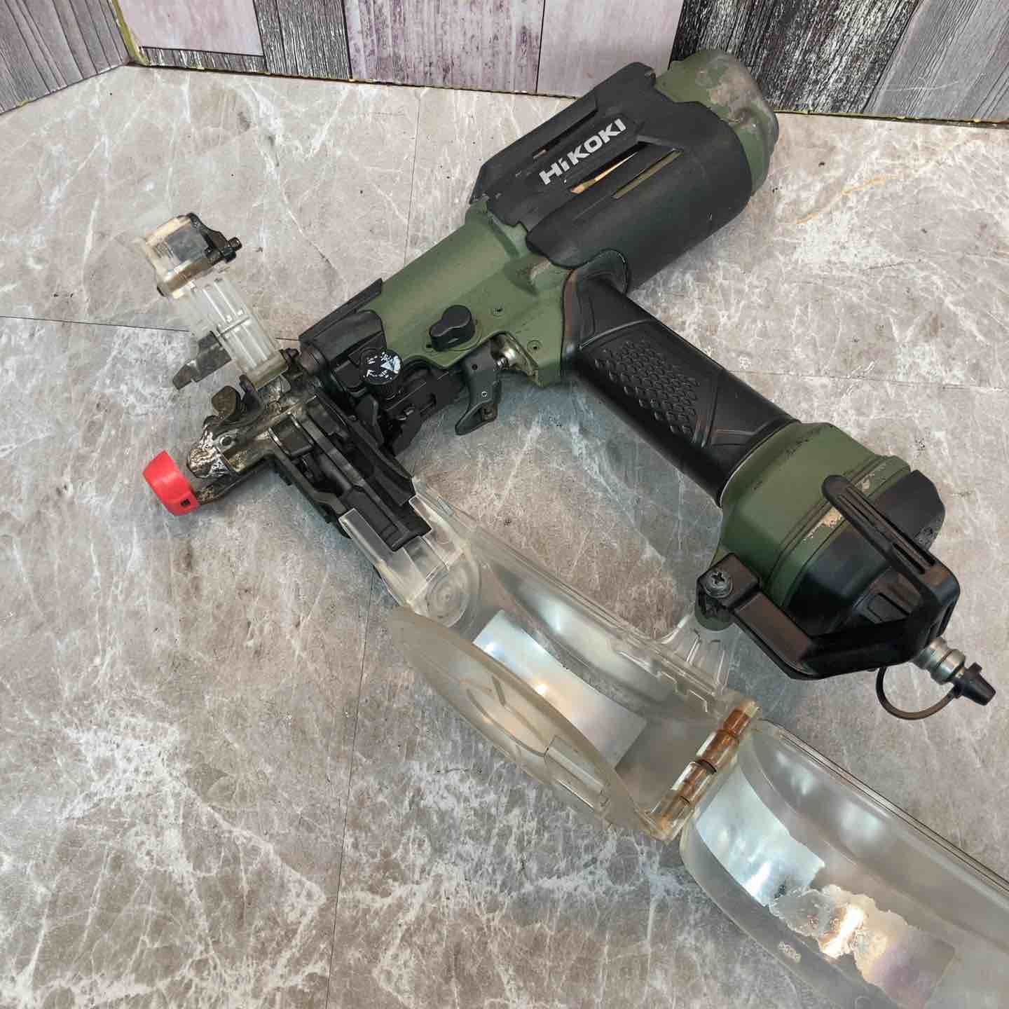 アブソリュートグリーン